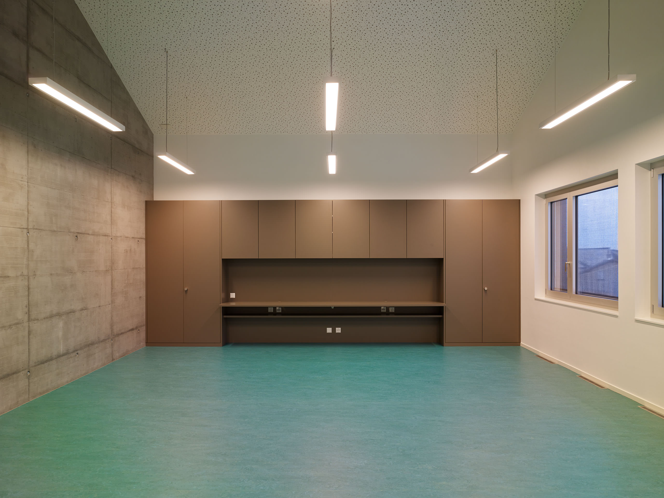 E12401 ALPA 036176 j2560